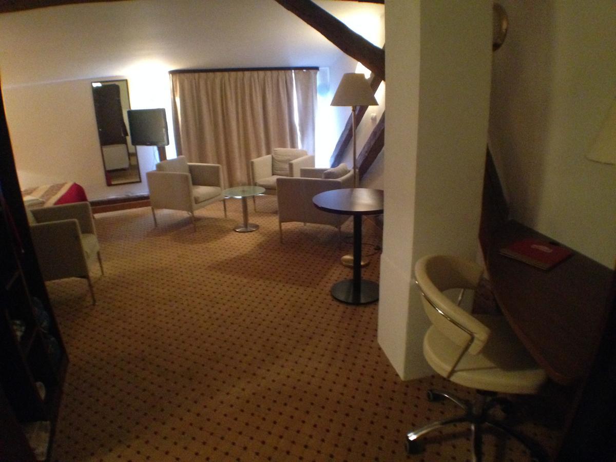 Hotel U Cerneho Orla Kostelec nad Cernymi Lesy Экстерьер фото